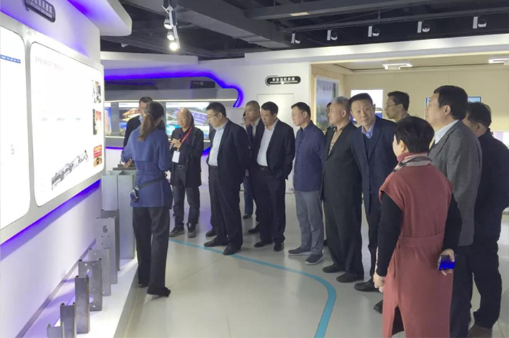高博会客商考察团莅临网投，高度关注集术智能装配体系